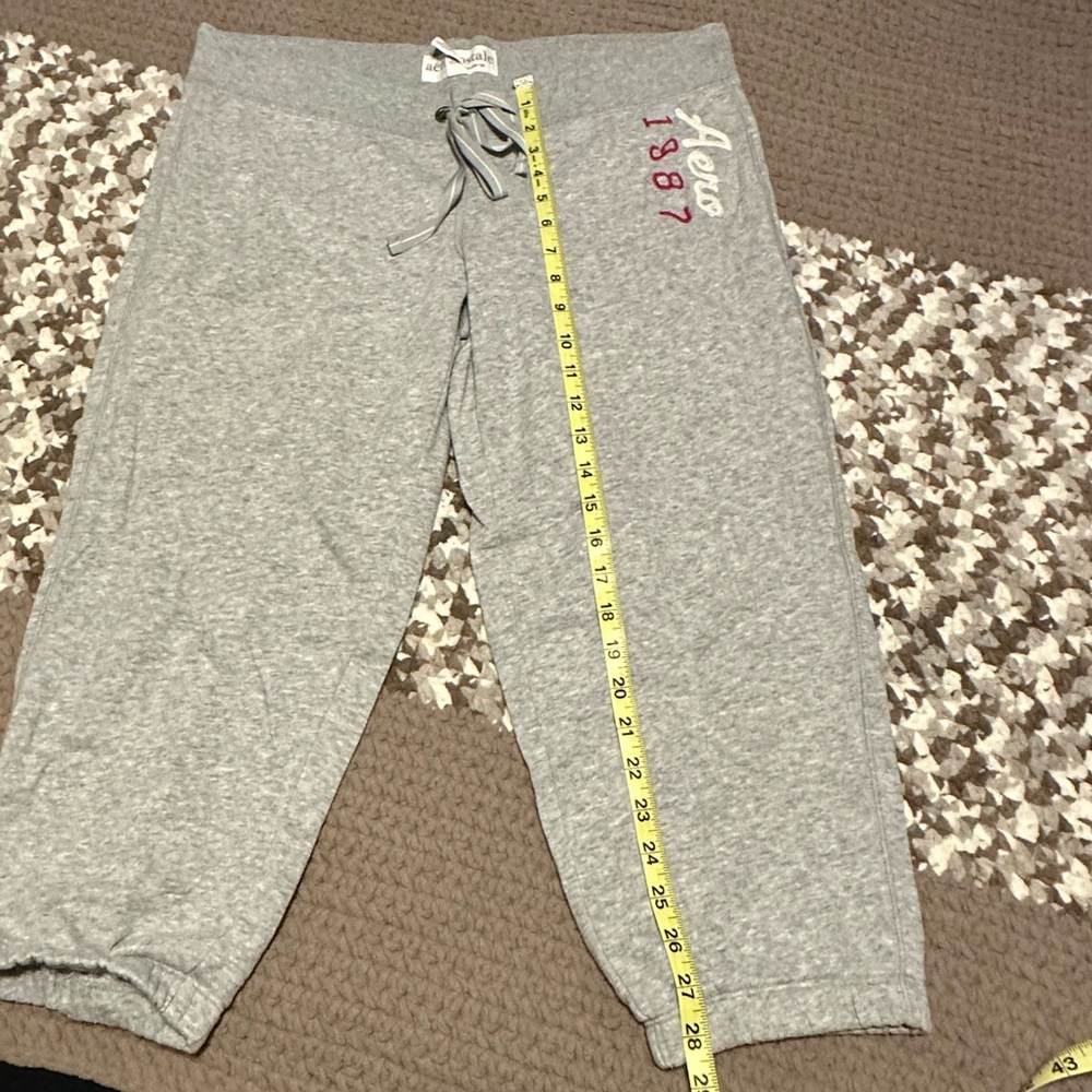 Aeropostale cropped capri sweatpants